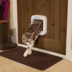 PetSafe Microchip Kattenluik Cat Flap Wit -Aanbiedingen Snoef Poot Winkel Lifestyle02